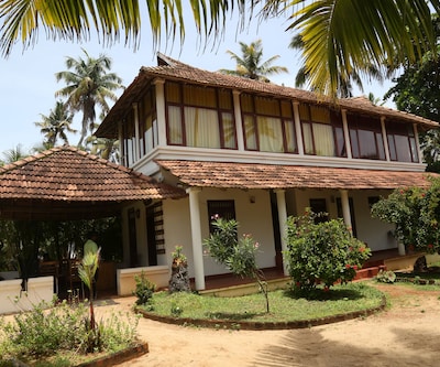 Pozhiyoram Beach Resort